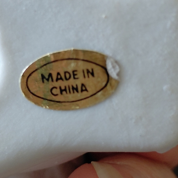 White Angel Figurines Set - Picture 5 of 10